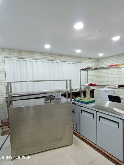 Ansari - Wallpaper & Mural Installation Textured & Material Finishes photo 9