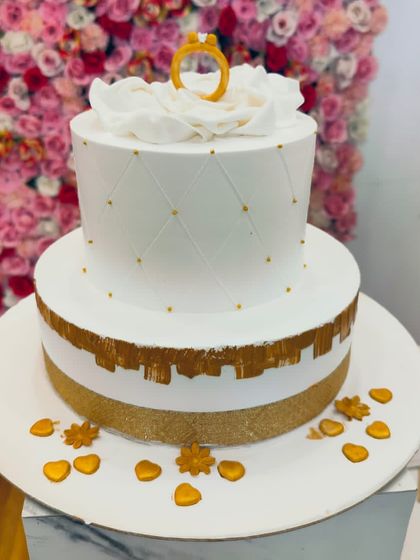 Elegant Tiered Cakes photo 13