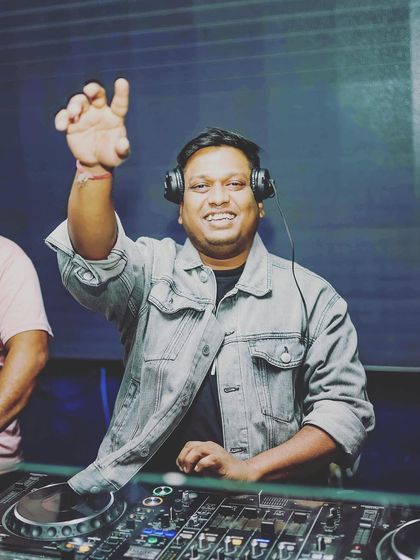 Behind the Decks photo 16