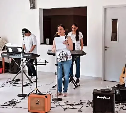 Our students perform a clever medley blending Neil Sedaka's "Oh Carol" with a Bollywood hit. This shows the creative and diverse musical arrangements we teach.