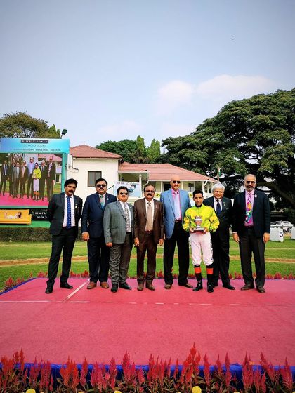 The Leading Owner Cup presentation.