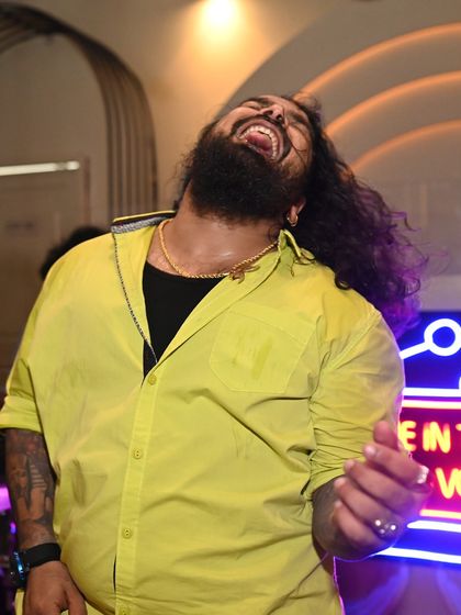 Live Gigs & Crowd Madness photo 12