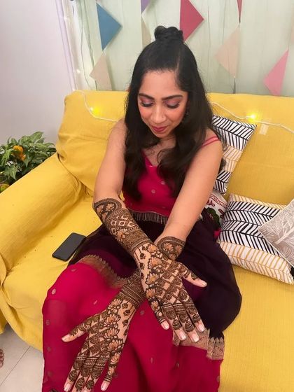 A duplicate of 264, showing her satisfaction with the design.