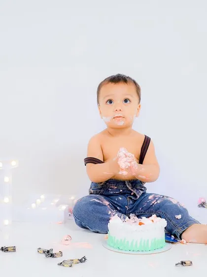 Capturing the pure joy and mess of a first birthday cake smash in my studio. These sessions are all about letting kids be kids.