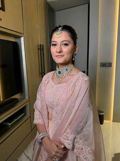 Modern Pastel & Ivory Brides photo 41