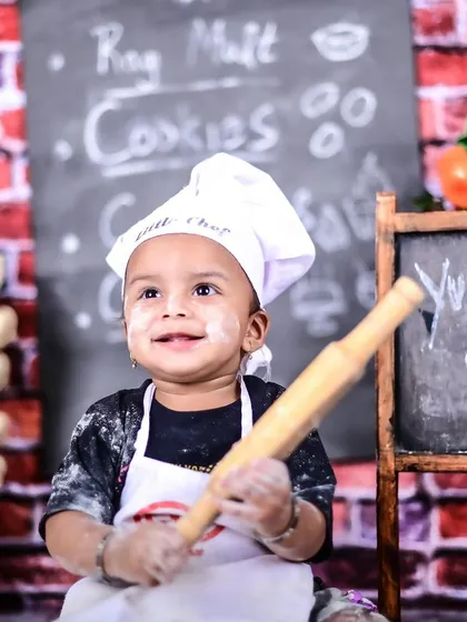 Whipping up some cuteness in the studio kitchen. My 'Little Chef' photoshoots are a recipe for adorable, with floury smiles and playful moments that you'll treasure long after they've outgrown the tiny chef hat.