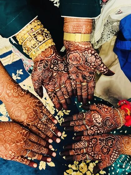 A group shot showing the beautiful, consistent dark stain on everyone's hands.