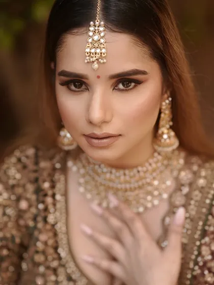 Another beautiful portrait from the same outdoor shoot.