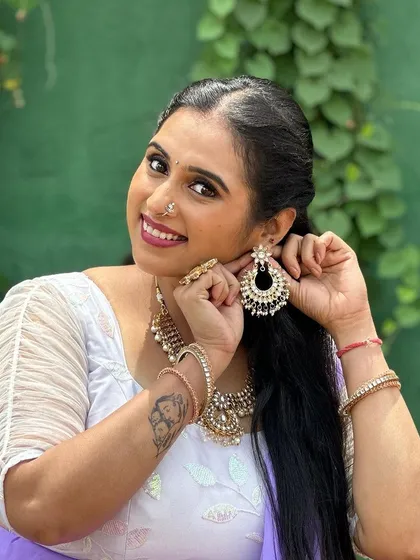 It was an honor to design this simple and elegant white blouse for the talented actress Geetha Bharathi Bhat for her movie, Ravike Prasanga. Seeing my work on screen was a dream come true.