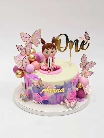 Another angle of the single-tier butterfly cake.