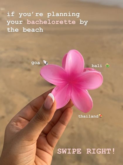 This floral hair claw is just one of the many items I can include in a beach-themed bridesmaid hamper, perfect for a bachelorette in Goa, Bali, or Thailand.