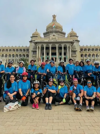 This is what the SpokesWomen community looks like. A huge, happy, and supportive family of riders celebrating World Bicycle Day in front of the iconic Vidhana Soudha. We love seeing our tribe grow.