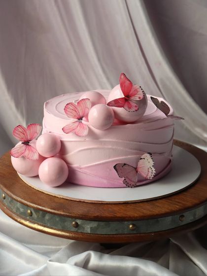 Modern & Minimalist Cakes photo 38