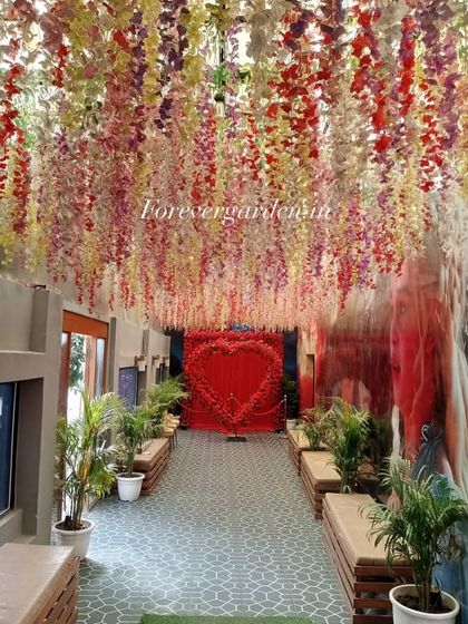 Hanging Greenery & Ceiling Decor photo 4