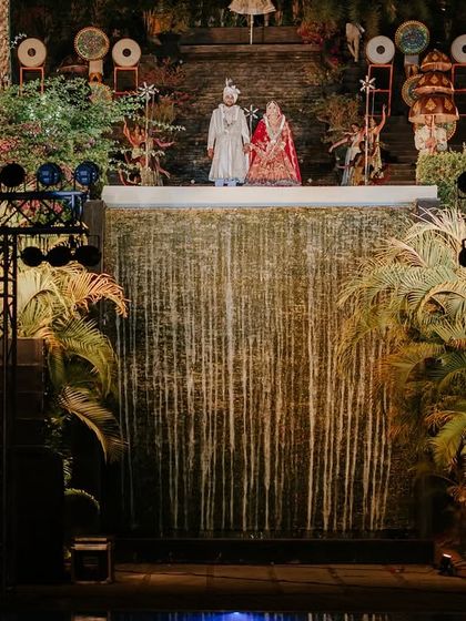 Grand Varmala & Jaimala Moments photo 14