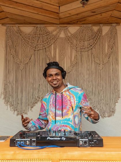 Behind the Decks photo 8