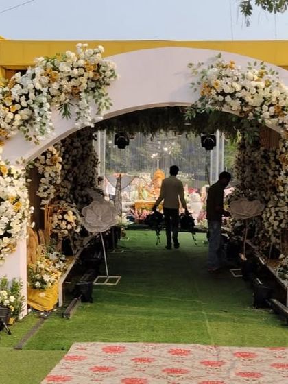 Dramatic Entrances & Key Moments photo 12