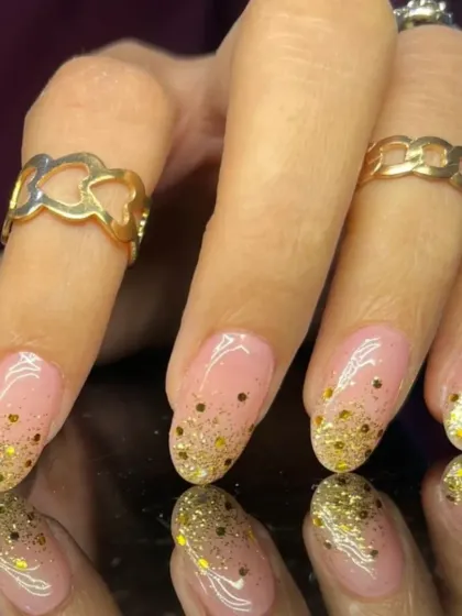 A close-up of the gold glitter fade, showing the beautiful gradient of sparkle.