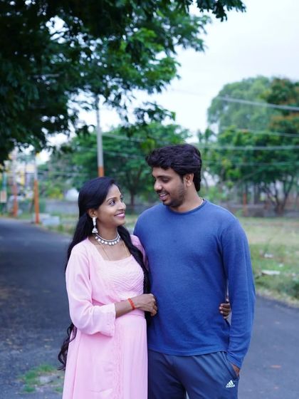 A candid moment from the maternity shoot. The natural makeup look is perfect for outdoor and daytime photoshoots.