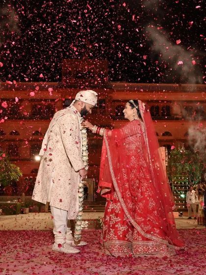 Grand Varmala Ceremonies photo 37