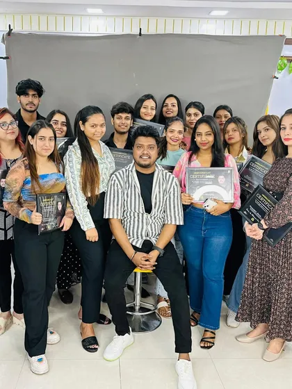 A group photo with another successful batch. It's amazing to see so many passionate artists grow.