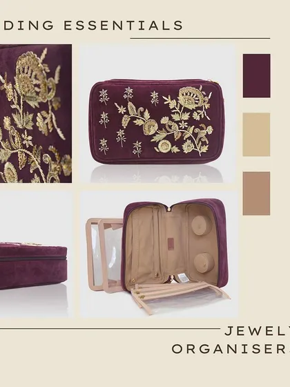 For a touch of royalty, I offer my jewellery organiser in a deep wine-coloured velvet. The rich colour provides a stunning backdrop for the detailed golden floral embroidery.