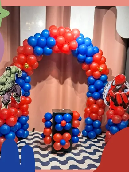 Your friendly neighborhood Spider-Man swings in to celebrate! This Marvel superhero theme features a classic red and blue balloon arch, perfect for any little hero's big day.
