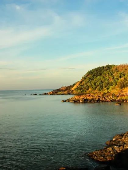 The beautiful colors of the sea and the coast during our Gokarna beach trek.