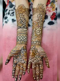 Henna Application Services