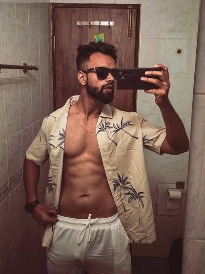 Discipline hits different in your 30s because now you know why it matters. It's not about a six-pack, it's about showing up better for your family and your career. The coach has to lead the way.