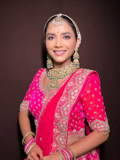 Another beautiful portrait of the model.