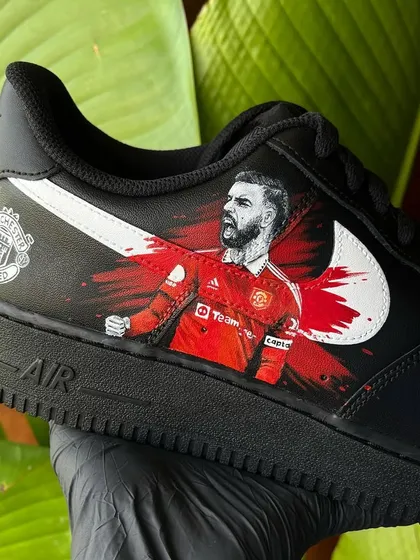 Another angle of the Bruno Fernandes portrait on the custom black Nike Air Force 1s. I love capturing the intensity and passion of athletes in my work.