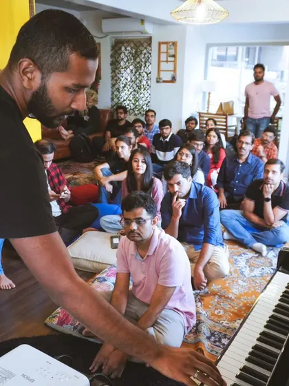 Music is for everyone. We had an amazing time hosting a corporate music workshop, guiding beginners through their favorite songs on piano and guitar. It’s a perfect activity for team building and creative expression.