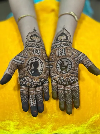 A clear, symmetrical view of the baby shower design, showing the beautiful portraits and surrounding details against a bright yellow background.