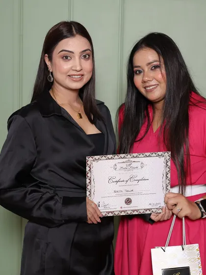 Another graduate, ready to start her career. My course is designed to make you a pro, even if you start from zero.