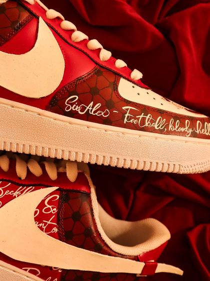 I added some famous quotes and names from Manchester United's history to the side of the sneakers, including Sir Alex Ferguson's classic line, "Football, bloody hell."