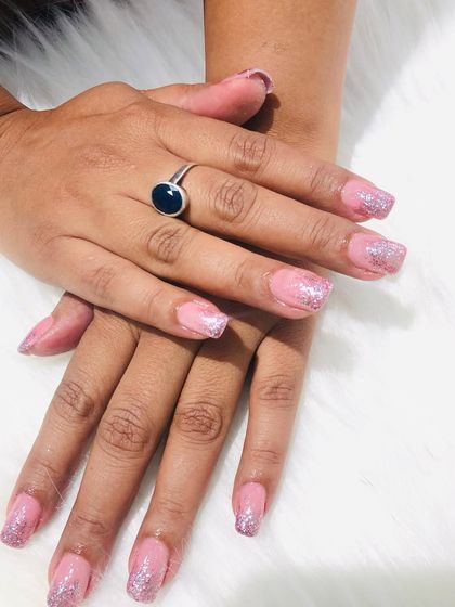 Another view of the half-glitter nails, a subtle way to add some sparkle.