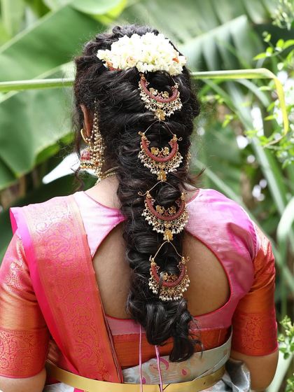 A beautiful shot focusing on the hair jewellery (jade) used for this mom-to-be's baby shower look. I offer a variety of hair accessories for rent.