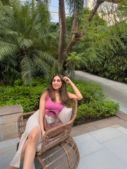 Another shot of my pink and beige lunch outfit. The soft colors are great for a sunny day.
