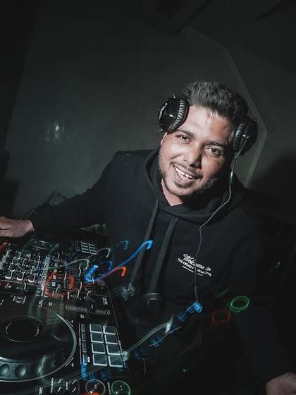 Behind the Decks: The Art of the Mix photo 34