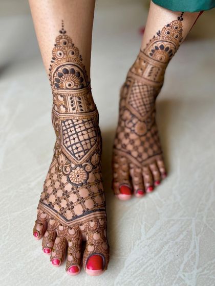 Mitali - Mehendi for Special Occasions Beautiful Henna for Feet photo 3