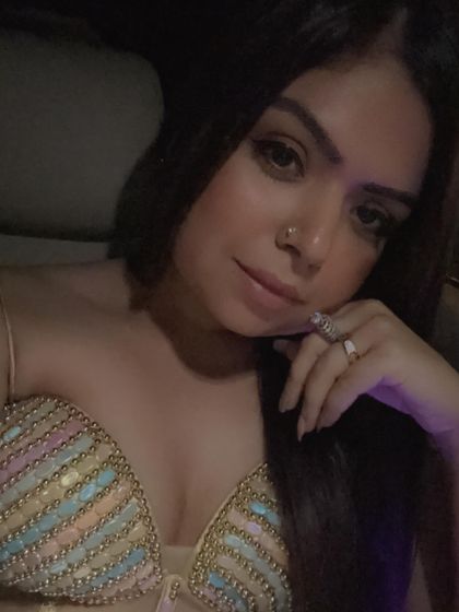 A close-up selfie from a festive night out. Capturing the mood and the makeup.