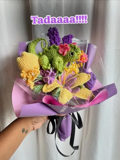 This is what happens when your favorite movie becomes a bouquet! I had so much fun creating this Rapunzel-themed arrangement, complete with Pascal the chameleon, for a client who wanted a truly one-of-a-kind gift.