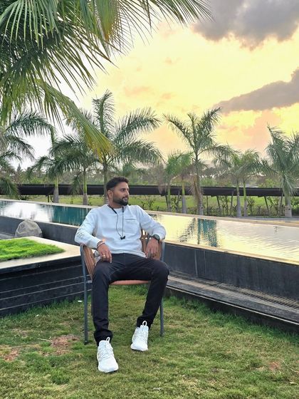 Behind the Music photo 4