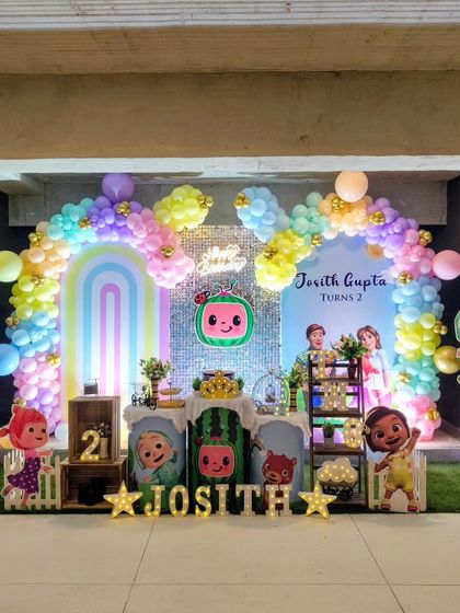 Uptown Event - Event & Party Decoration Fun with Characters: Cartoon & Movie Themes photo 12