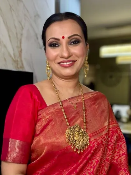 This image shows the flawless, skin-like finish I aim for. The makeup is blended seamlessly to create a radiant and youthful glow.
