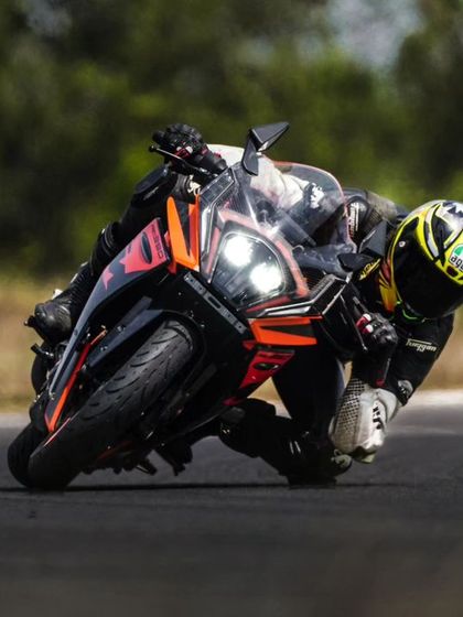 A great shot of a rider on the KTM RC390, focused on the exit of the corner. Vision is a key skill we emphasize, teaching you to always look where you want to go.