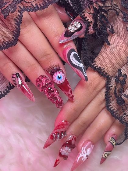 Another view of the incredibly detailed Halloween set, showcasing the 'Scream' mask and bloody brain texture.