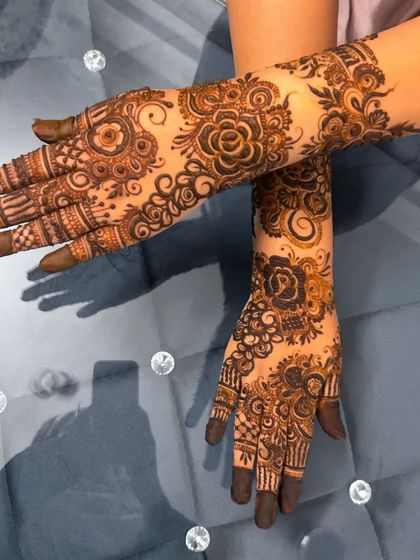 Mehendi Art by Nishat - Mehndi (Henna) Artistry Elegant Henna for Guests & Parties photo 34