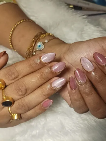 Another view of the elegant pink cat-eye and gold glitter set, showcasing the beautiful details.